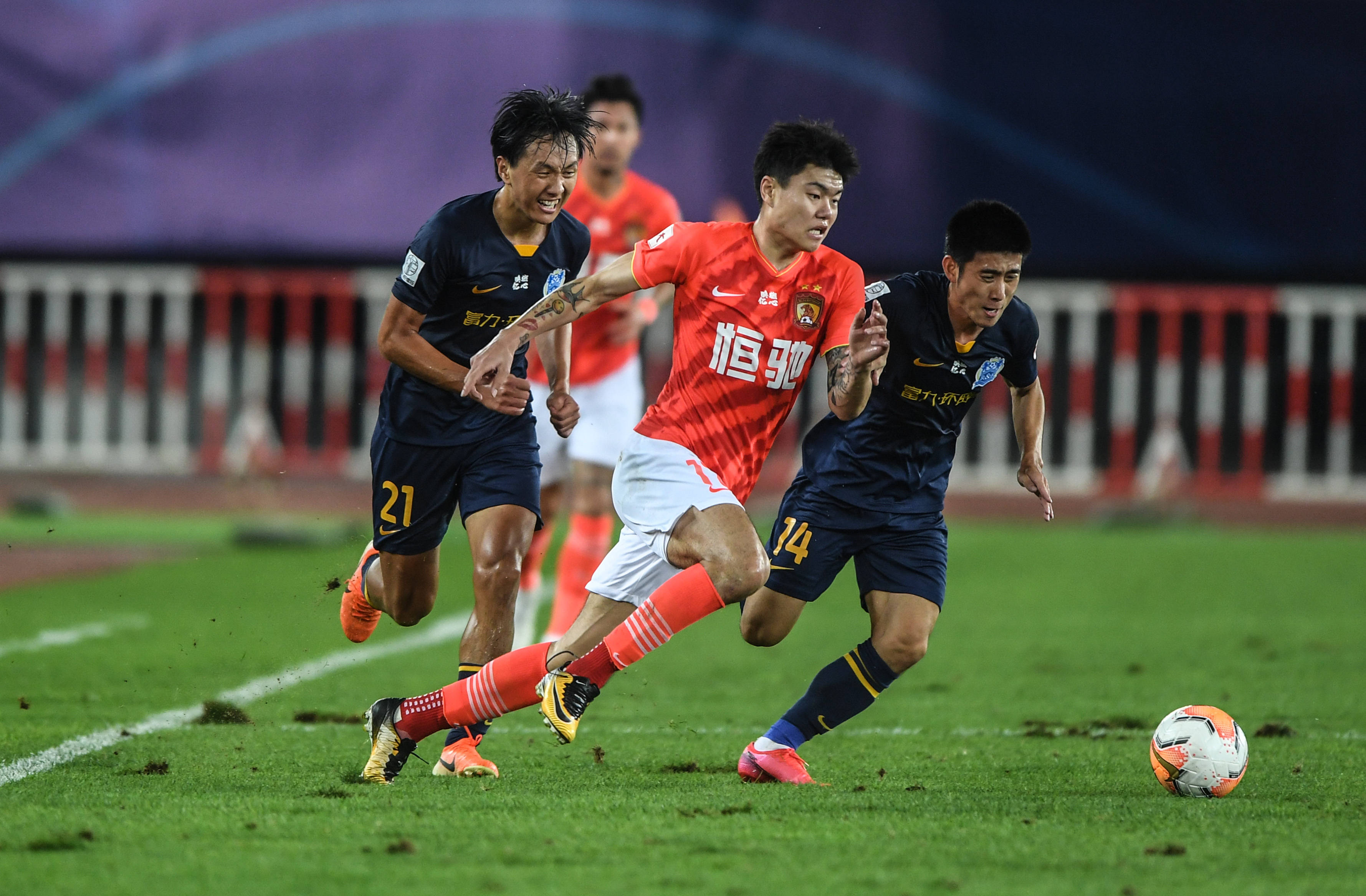 常被认为更 常被认为更