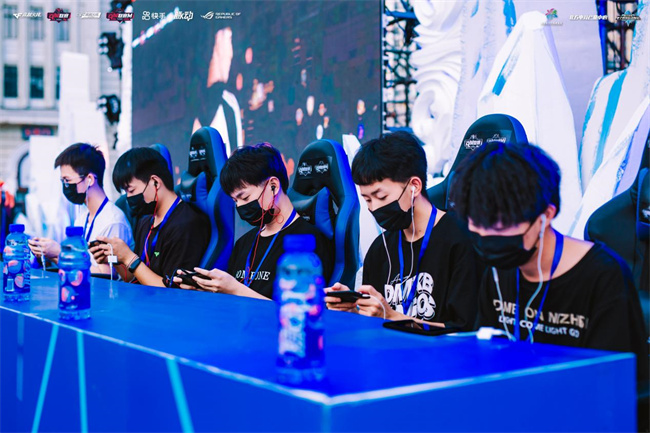 都可能牵动 都可能牵动