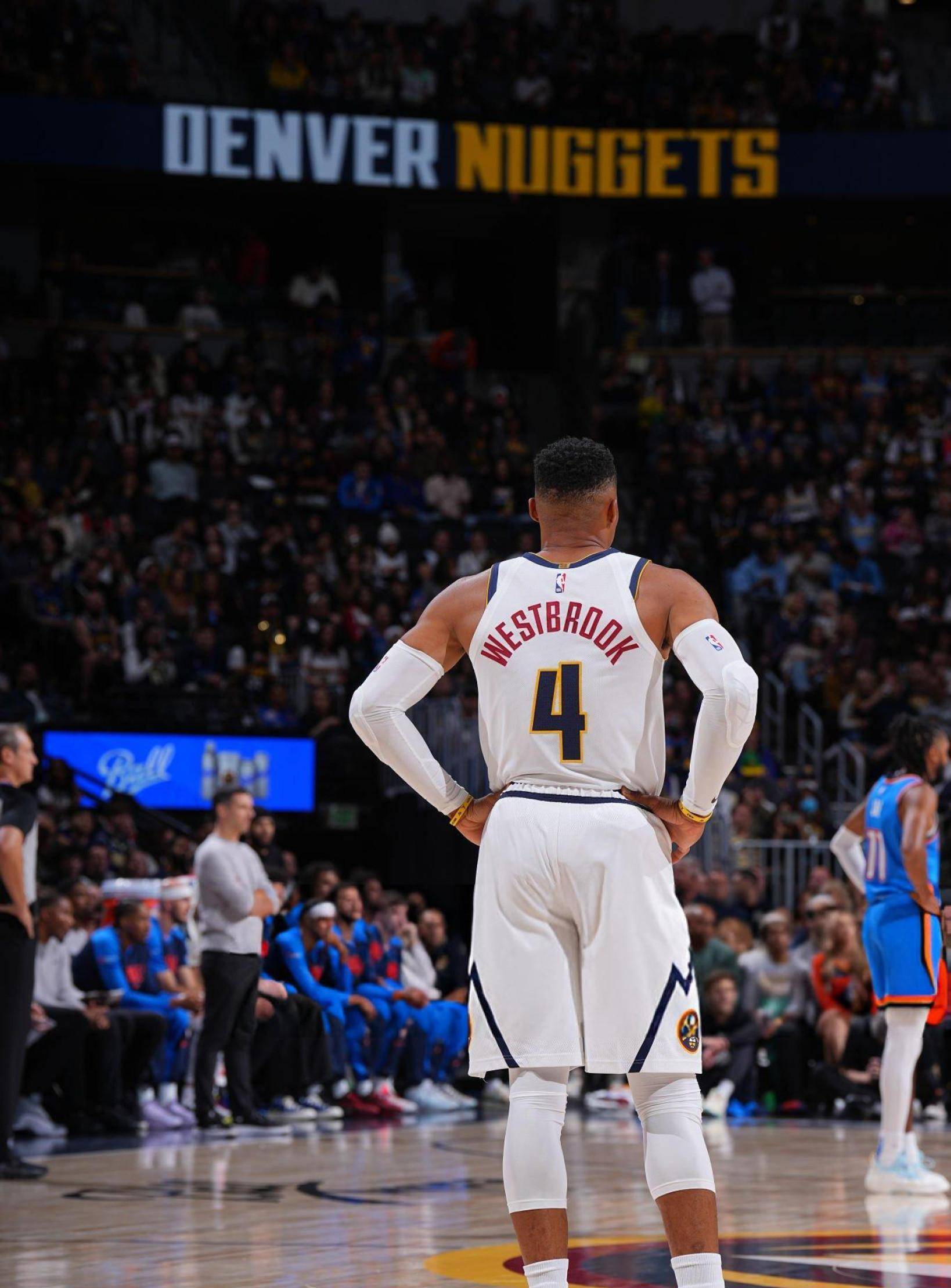 三是替补席 三是替补席